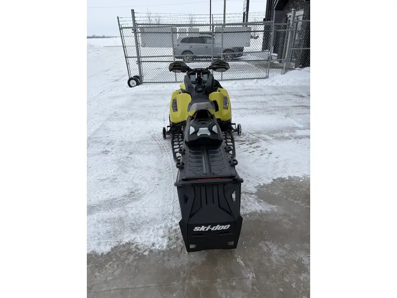 2025 Ski-Doo BACKCOUNTRY XRS 146X2 850 TURBO 10.25" TOUCHSCREEN