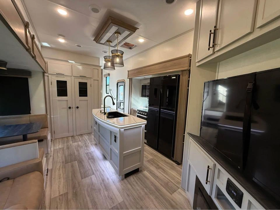 Astoria 3603lfp Platinum 2025 alt