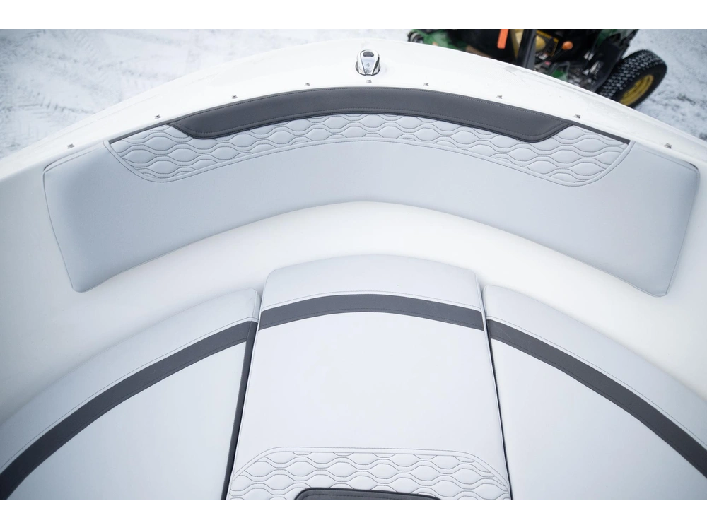 2023 Bayliner M19 alt