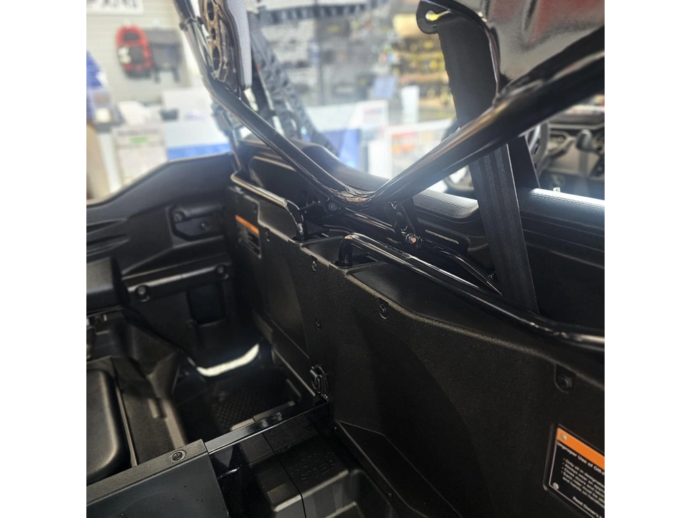 2025 Honda Pioneer 1000-5 alt