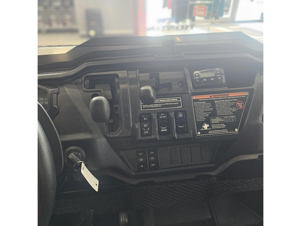 2025 Honda Pioneer 1000-5 alt