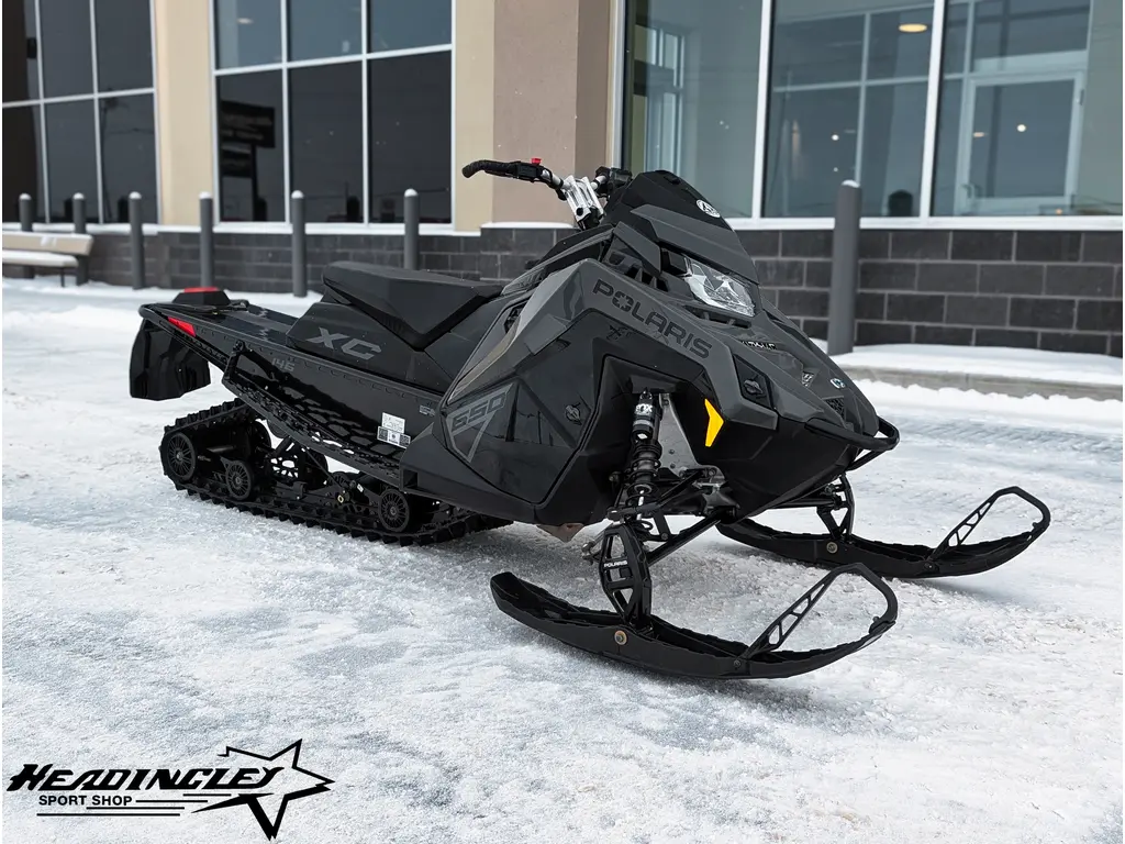 2024 Polaris 650 Switchback XC 146 // Gloss Black/Shadow Gray 