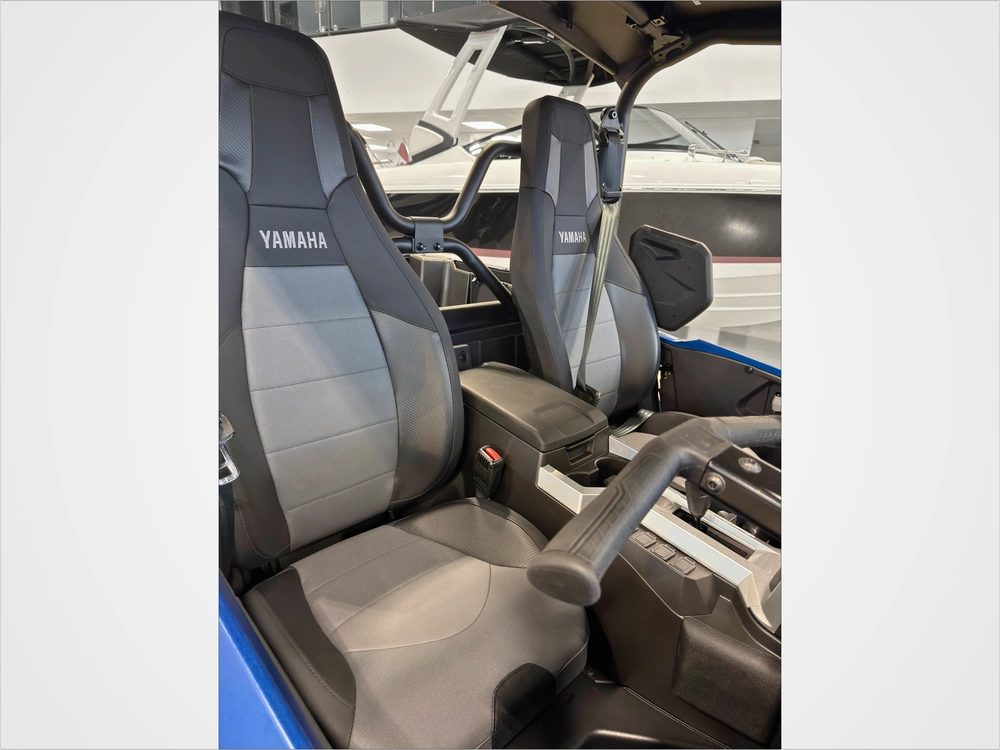 2026 Yamaha Wolverine Rmax2 1000 Limited alt