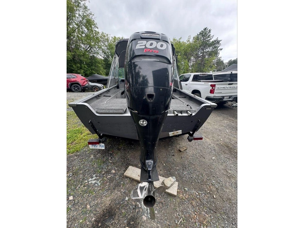 2017 Lund Boat Co Impact 2025 Sport alt