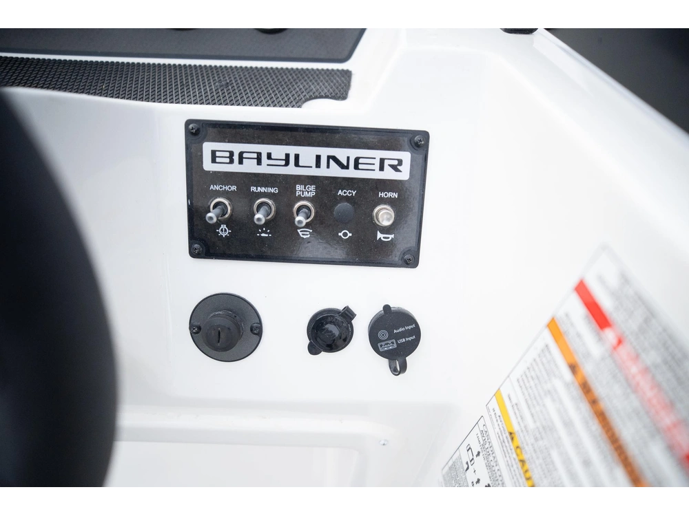 2023 Bayliner M19 alt