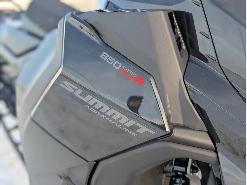 2026 Ski-Doo SUMMIT ADR w/ EDGE Pkg 154 850 E-TEC Turbo R PowderMax X-Light FlexEdge 3.0" SHOT