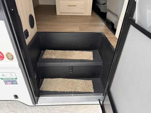 East West by Forest River Entrada 2000NS 2026