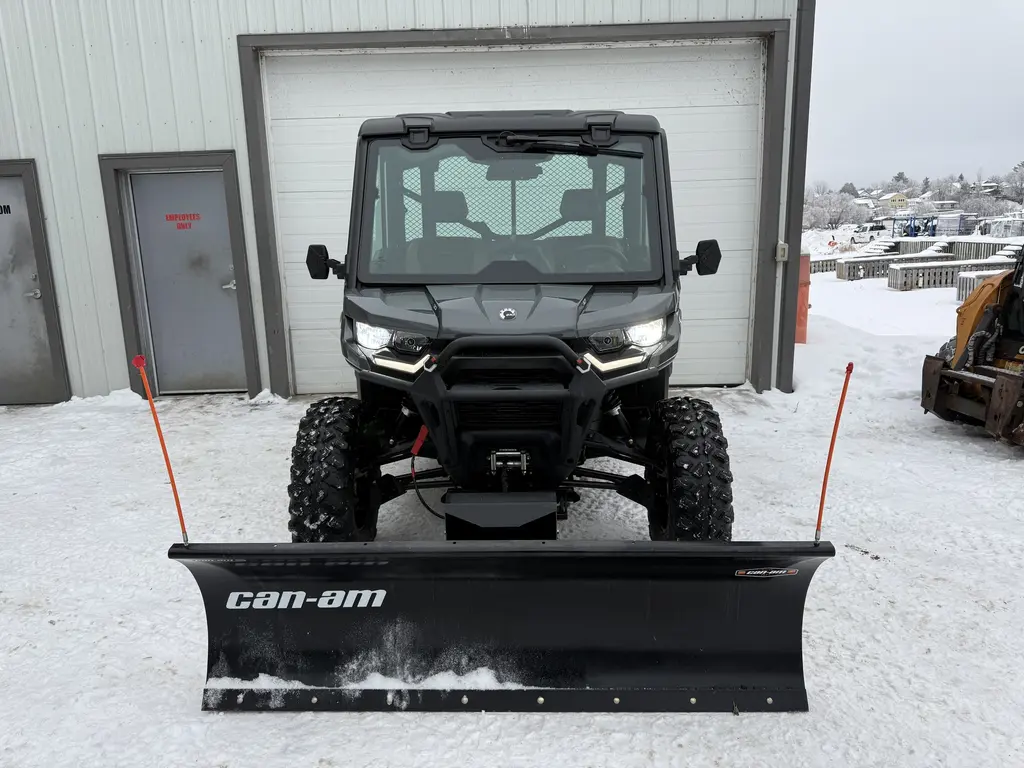 2023 Can-Am DEFENDER LIMITED HD10
