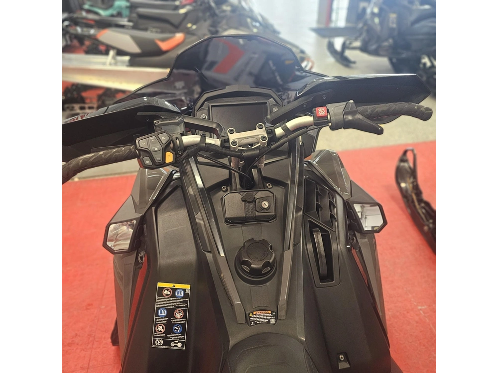 2025 Polaris 650 Switchback Assault 146 alt