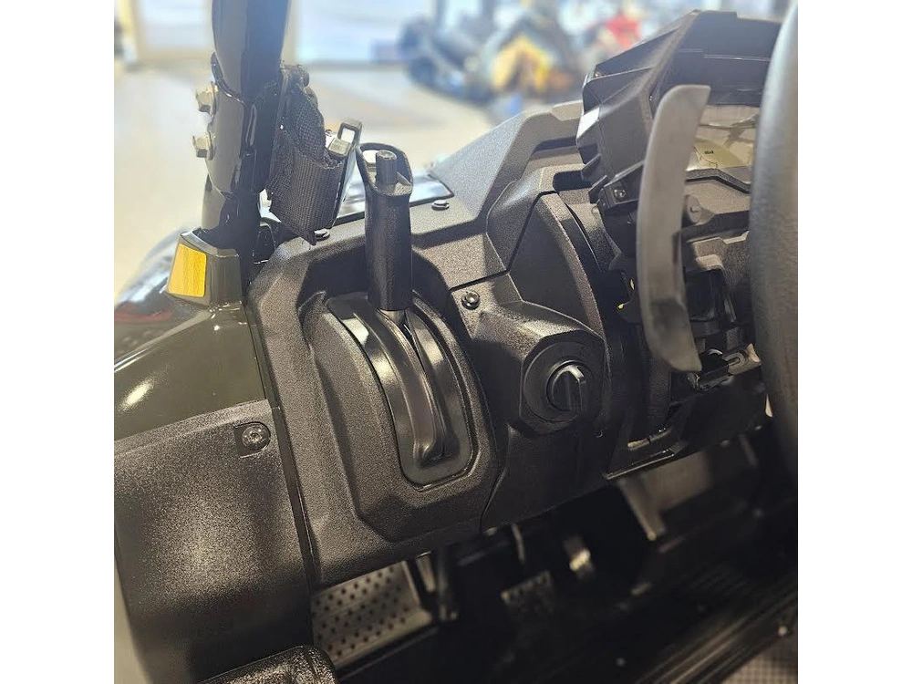 2025 Honda Pioneer 700 Deluxe alt