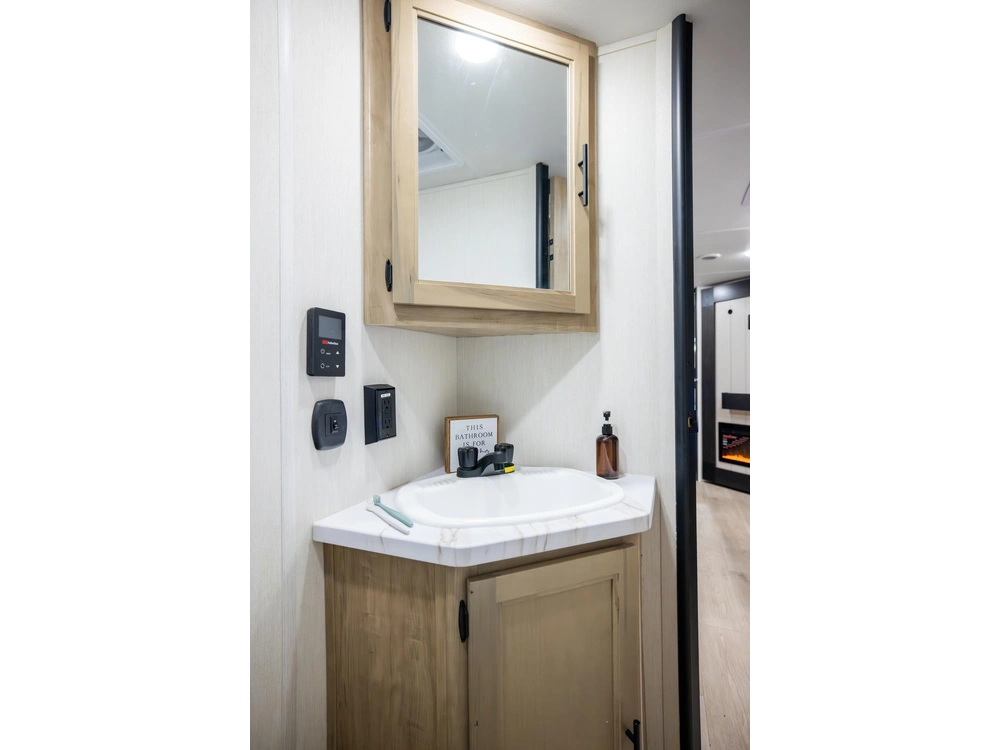 Cherokee 23ms Grey Wolf 2026 alt