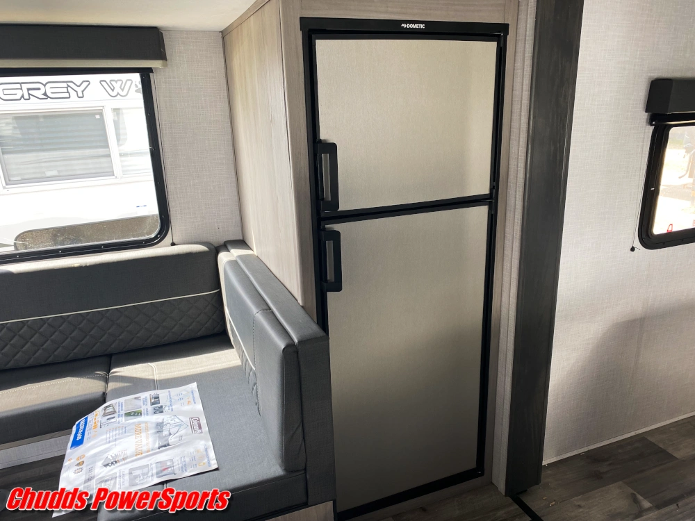 2022 Dutchmen Coleman Light 2455bh alt