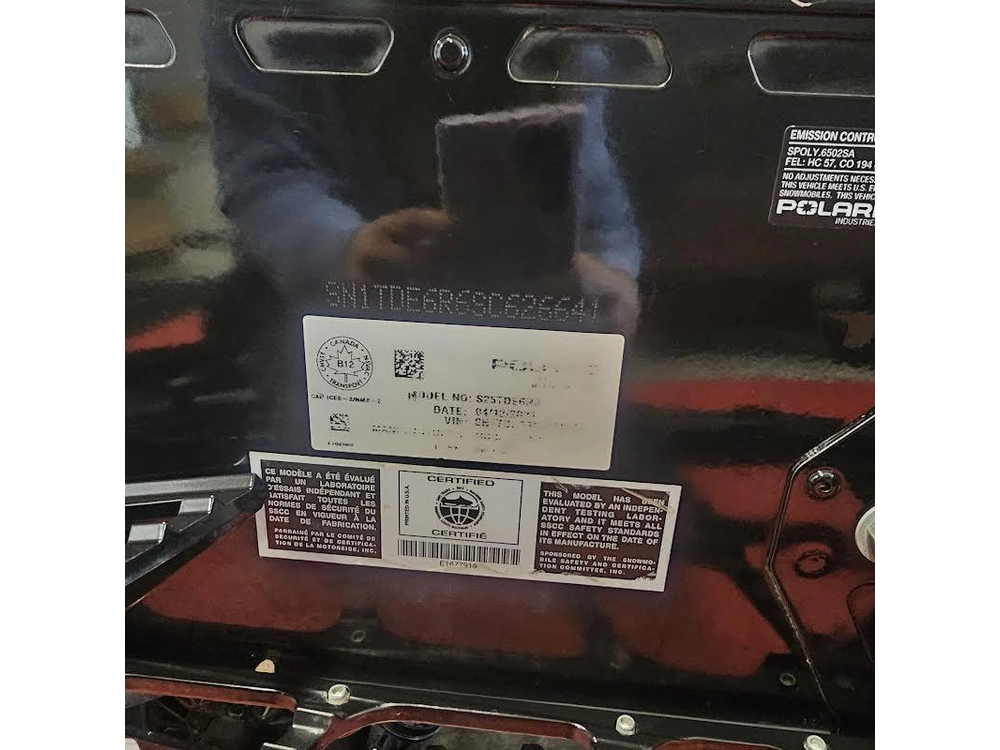 2025 Polaris 650 Indy Adventure 137 alt