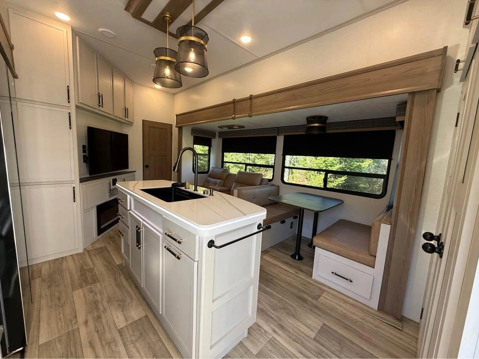 Astoria 3603lfp Platinum 2025 alt