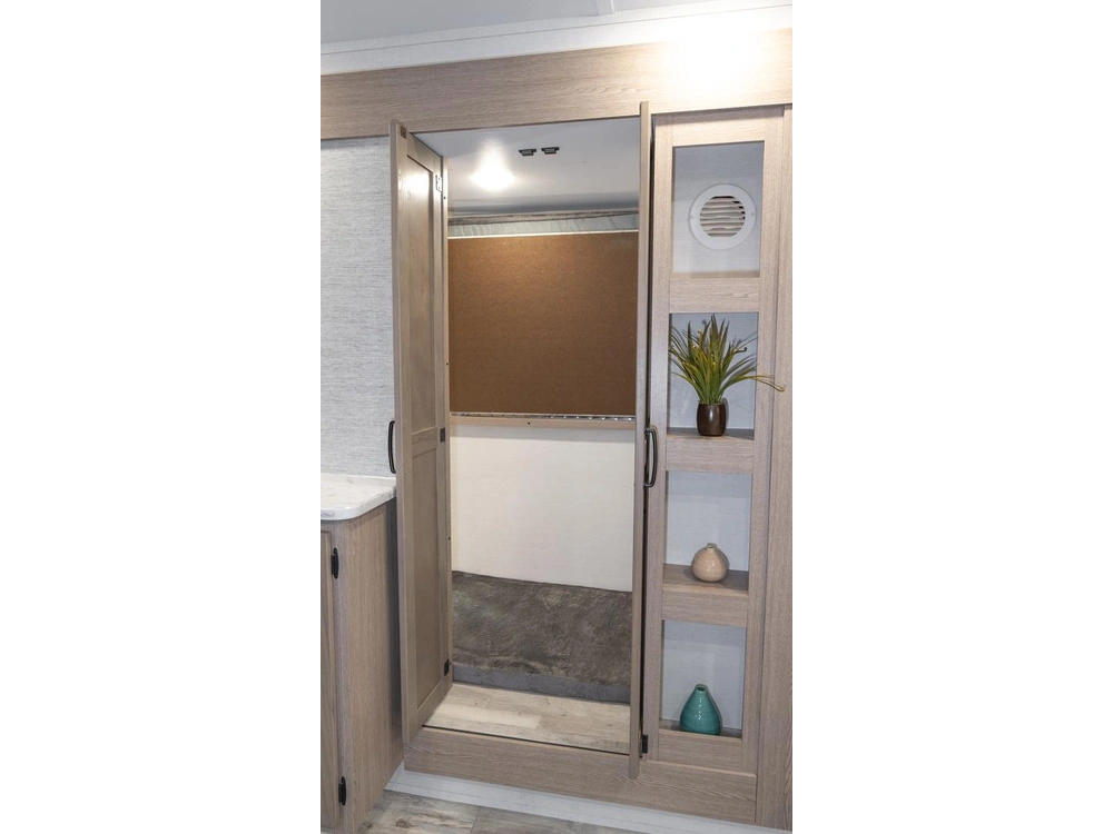 2026 Gulf Stream 228sb alt