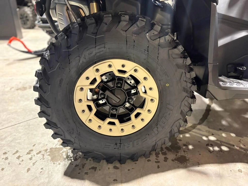 Can-am Outlander Backcountry 1000r 2026 alt