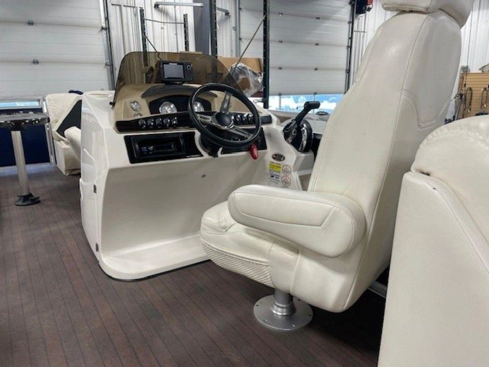 2014 Harris Sunliner 220 alt