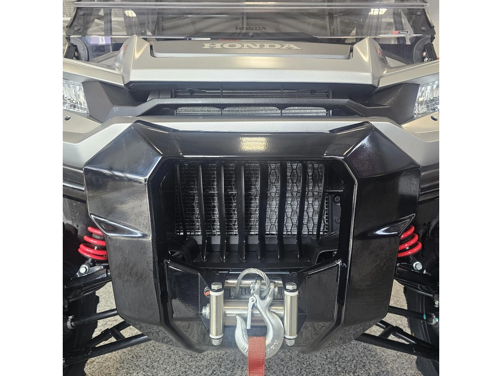 2025 Honda Pioneer 1000-5 alt