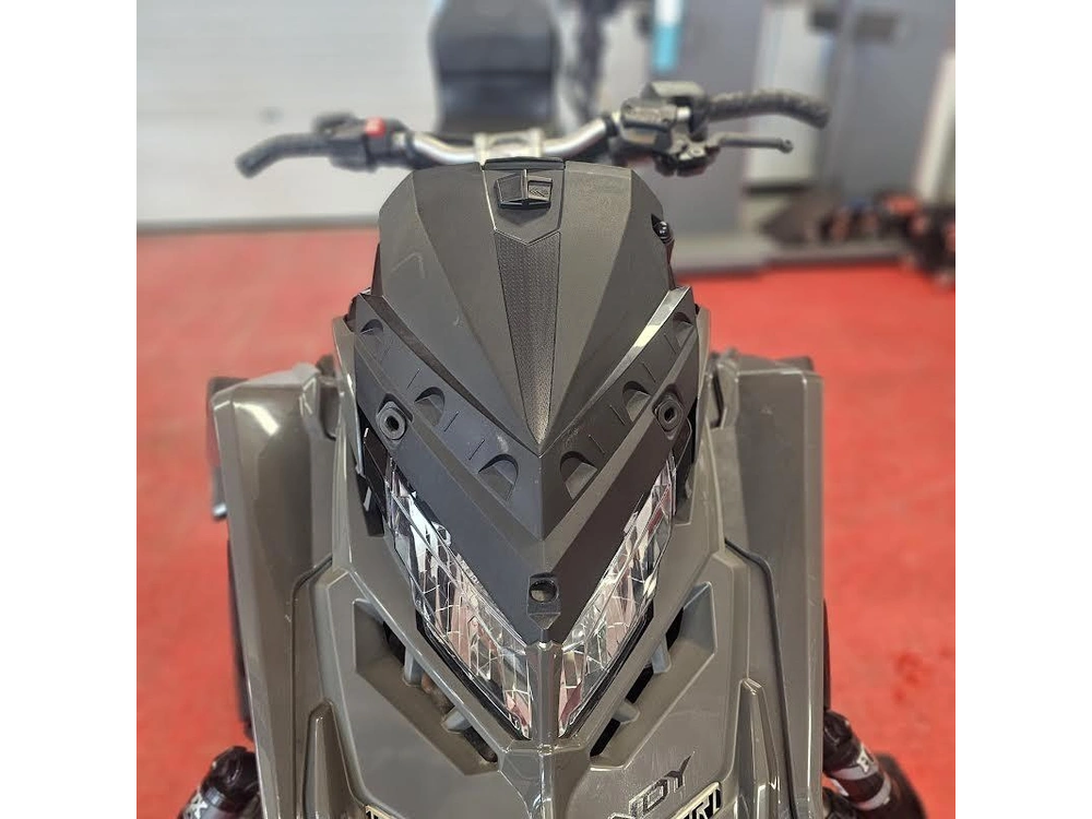 2025 Polaris 650 Indy Adventure 137 alt