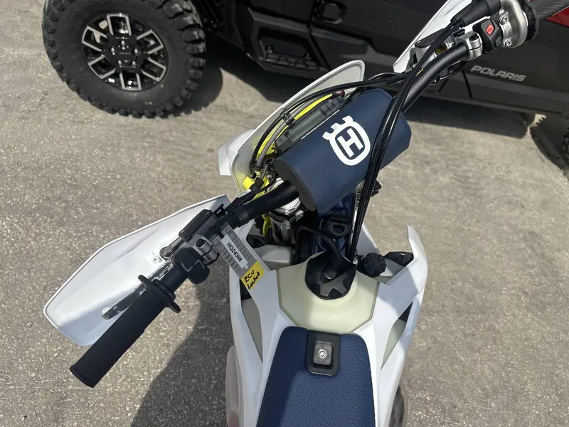 2025 Husqvarna TE 150 thumbnail 5