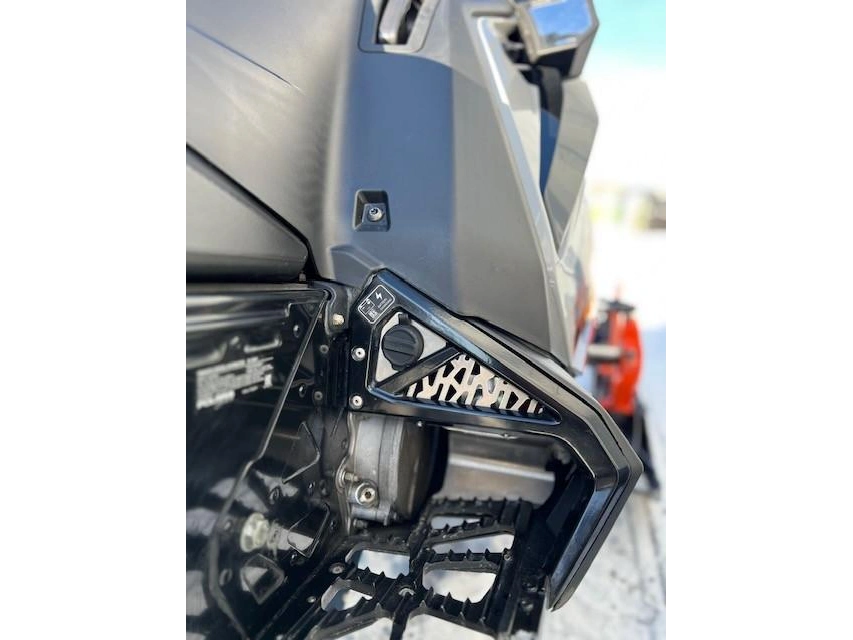 Polaris Indy Vr1 137r 2023 alt