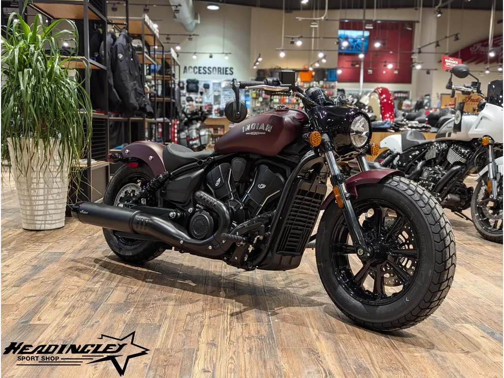 2026 Indian Motorcycle Scout Bobber // Maroon Metallic Smoke 