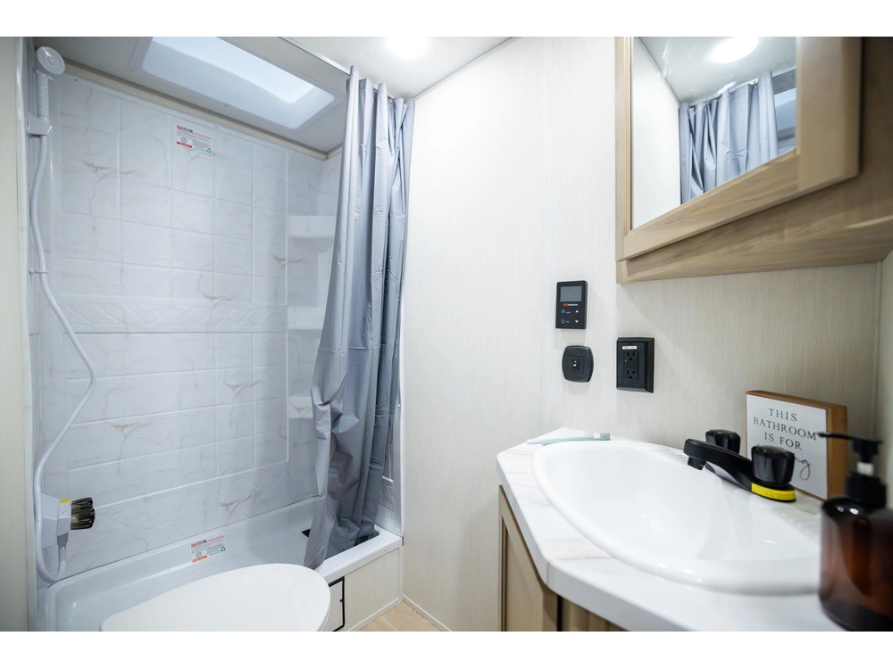 Cherokee 23ms Grey Wolf 2026 alt