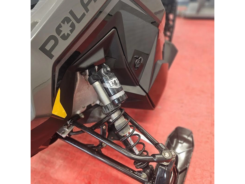 2025 Polaris 650 Indy Adventure 137 alt