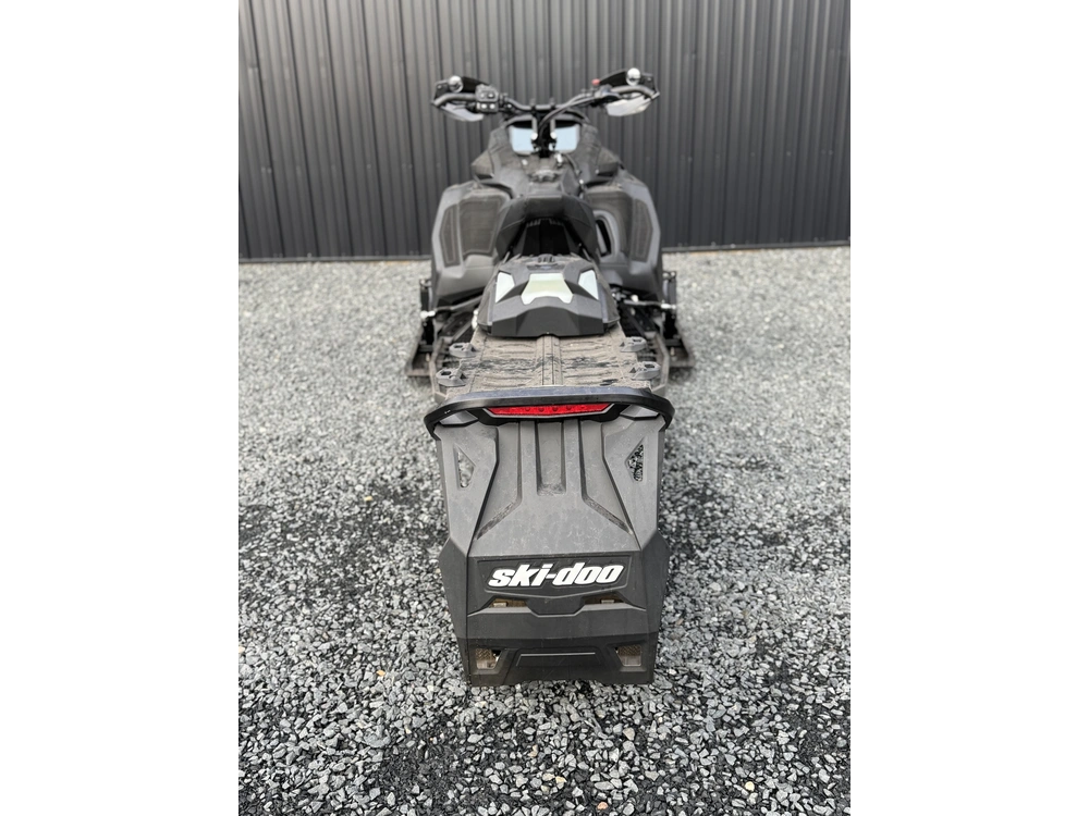 2025 Ski-doo Sm Bac Xrs 8tr S Bk 146 1.5s 42 Hub 25 850 E-tec® Turbo R 146 1.5 alt