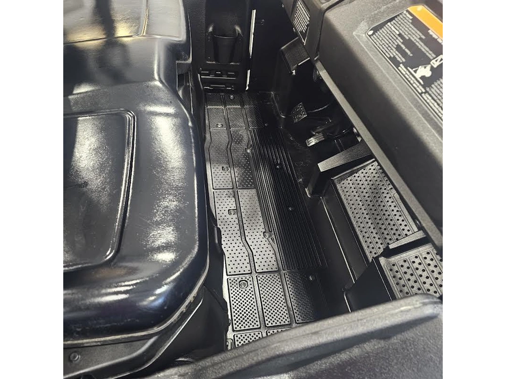 2025 Honda Pioneer 700 Deluxe alt