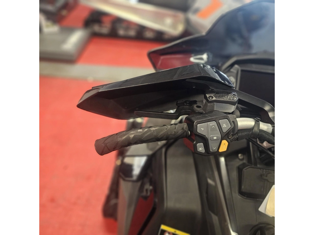 2025 Polaris 650 Switchback Assault 146 alt