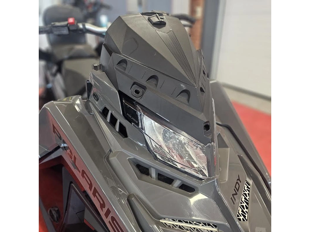 2025 Polaris 650 Indy Adventure 137 alt