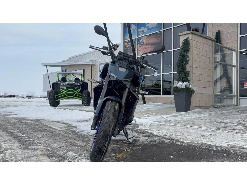 Yamaha Yzf-r7 2024 alt