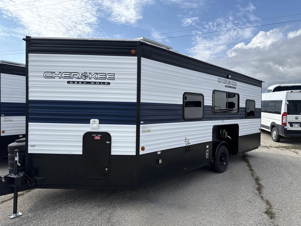 2026 Forest River Cherokee Grey Wolf 17mp alt