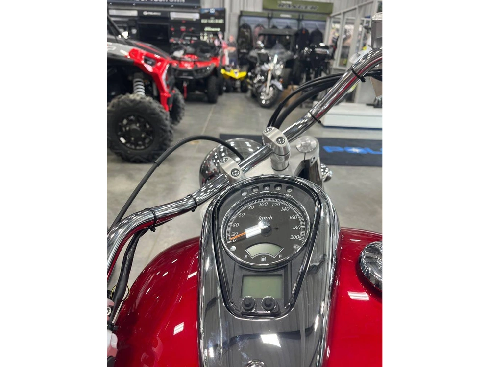 2023 Suzuki Boulevard C50 alt