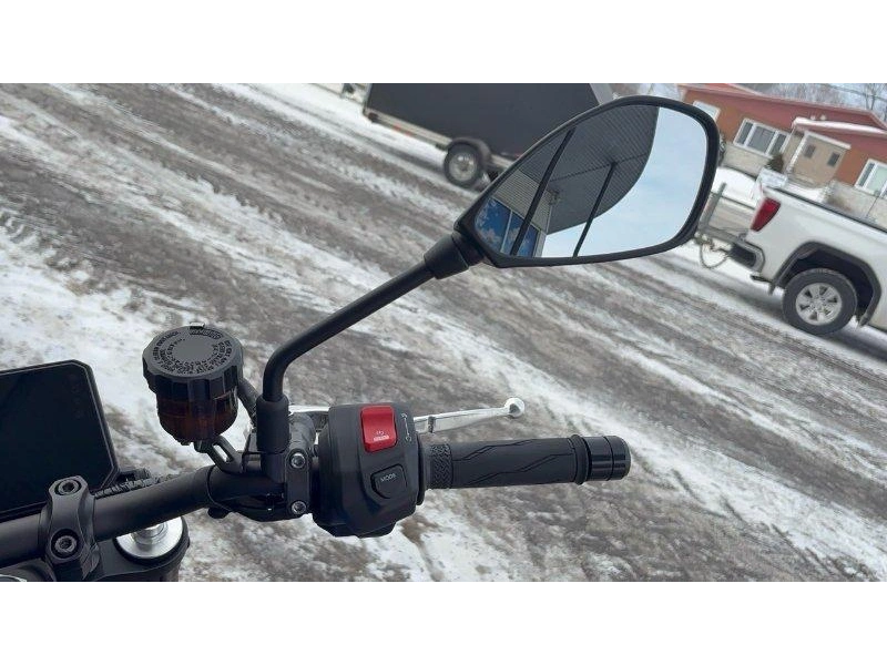 Yamaha Yzf-r7 2024 alt