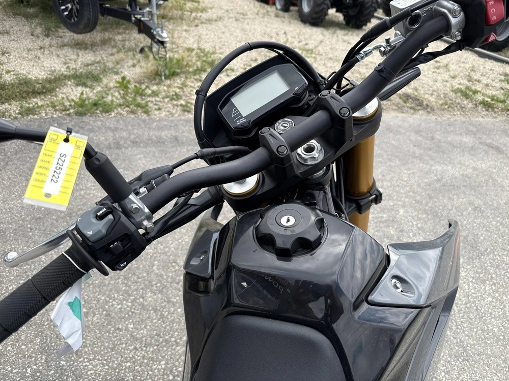 2025 Suzuki Dr-z 4s alt