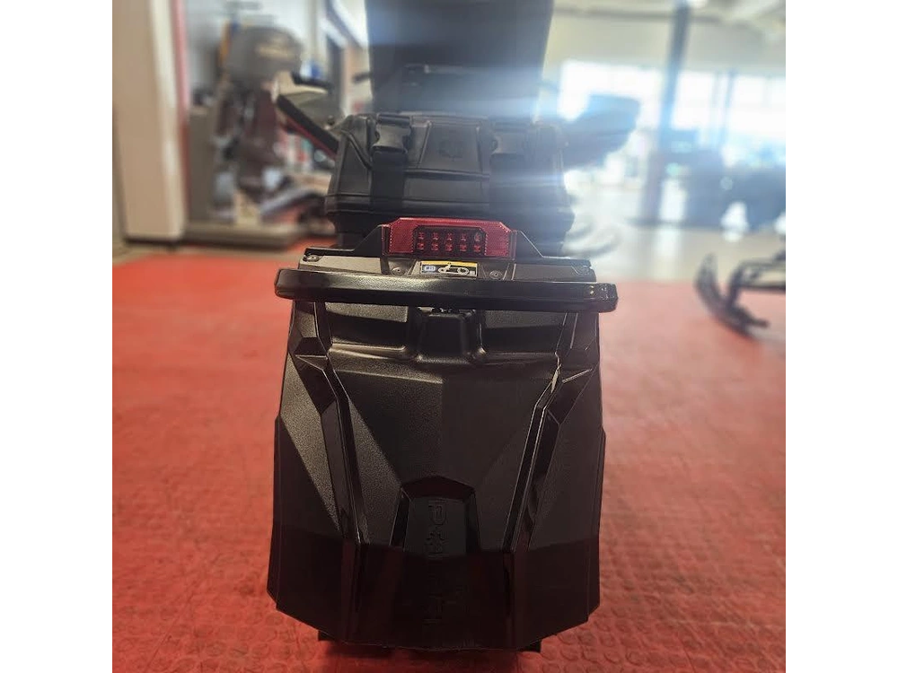 2025 Polaris 650 Indy Adventure 137 alt