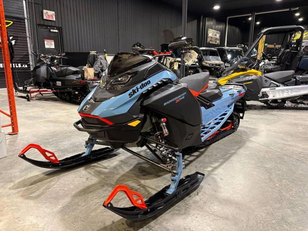 Ski-doo Backcountry X-rs 146 (43'') 850 E-tec Ice Storm 150 1.5'' E.s. 2026 alt
