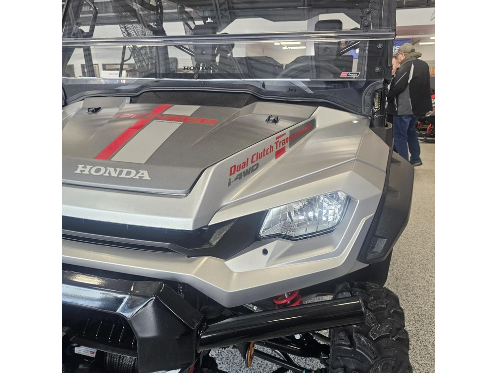 2025 Honda Pioneer 1000-5 alt