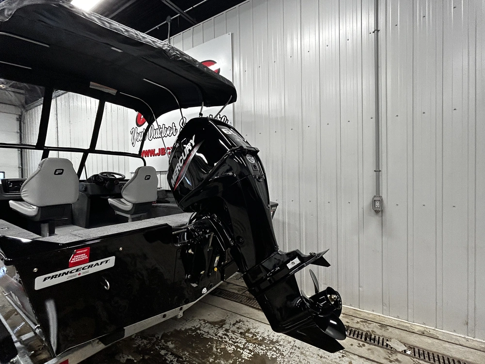 2026 Princecraft Holiday 162 Ws Max 60elpt Ct alt