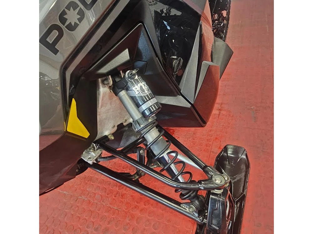 2025 Polaris 650 Indy Adventure 137 alt