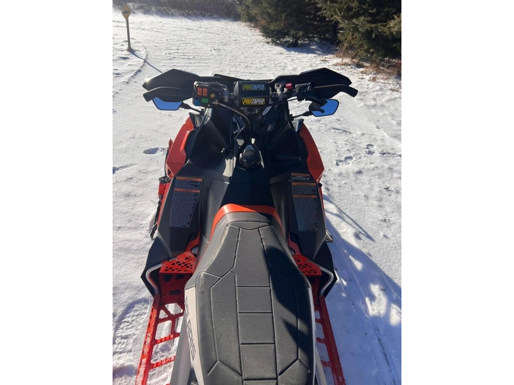 Polaris 800 Switchback Assault 144 2019 alt