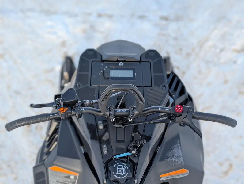 2026 Ski-Doo SUMMIT ADR w/ EDGE Pkg 154 850 E-TEC Turbo R PowderMax X-Light FlexEdge 3.0" SHOT