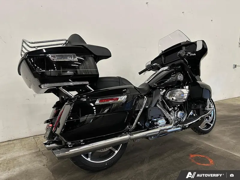 2025 Harley-Davidson FLHXU - Street Glide® Ultra thumbnail 5