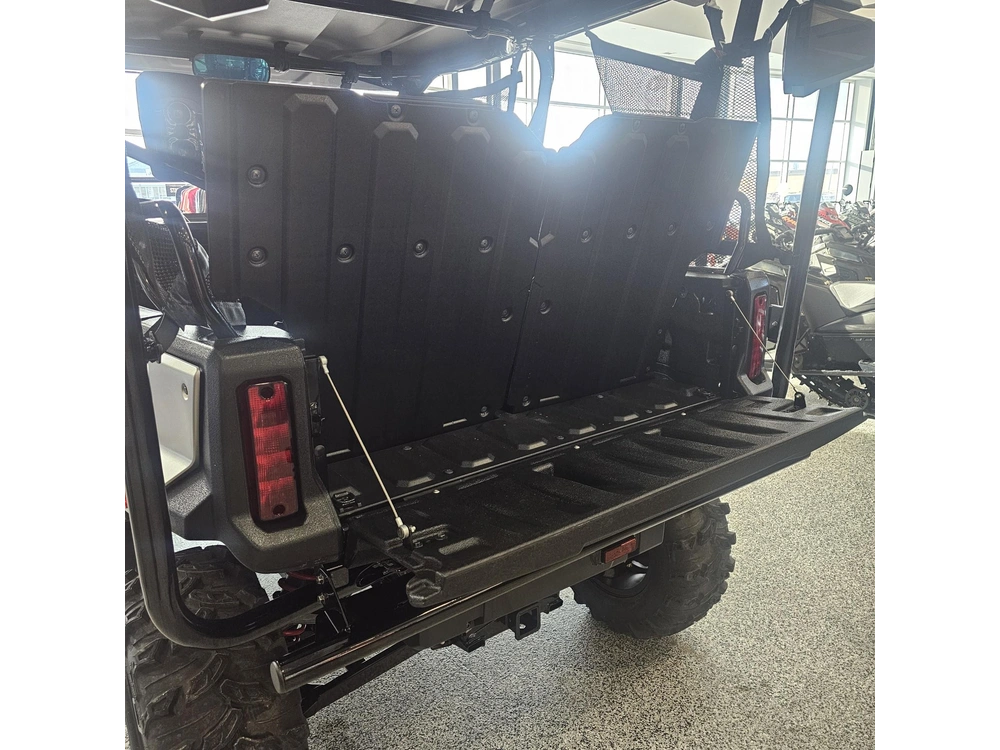 2025 Honda Pioneer 1000-5 alt