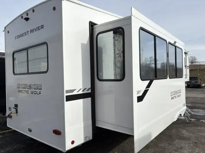 Arctic Wolf 289PANO 2026