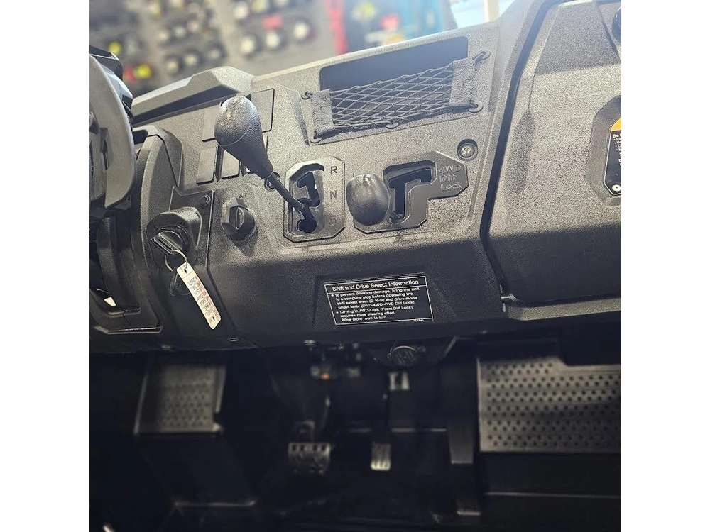 2025 Honda Pioneer 700 Deluxe alt