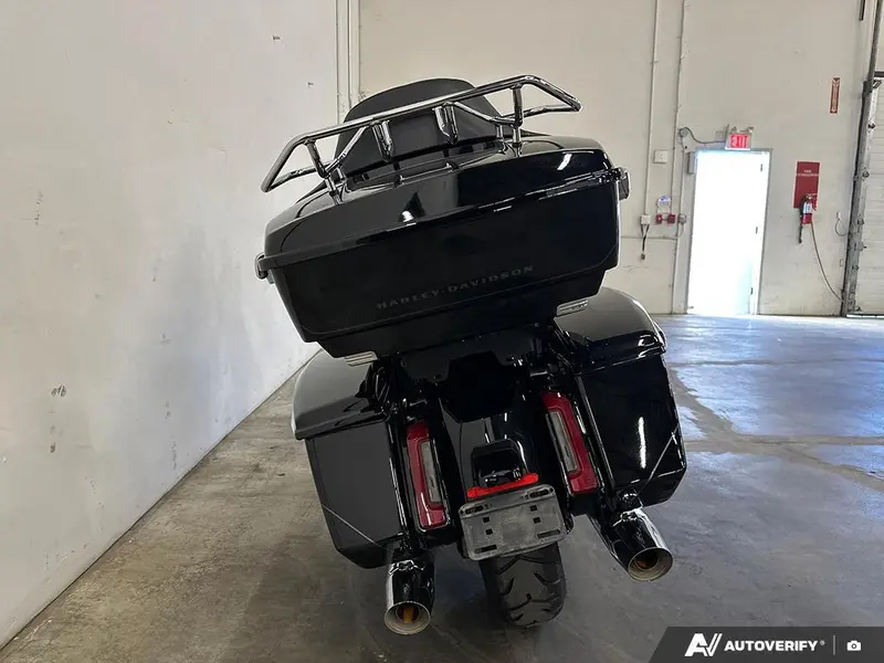 2025 Harley-Davidson FLHXU - Street Glide® Ultra thumbnail 4