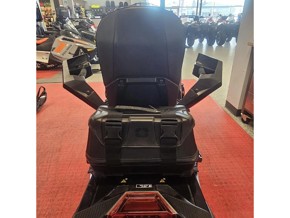 2025 Polaris 650 Indy Adventure 137 alt